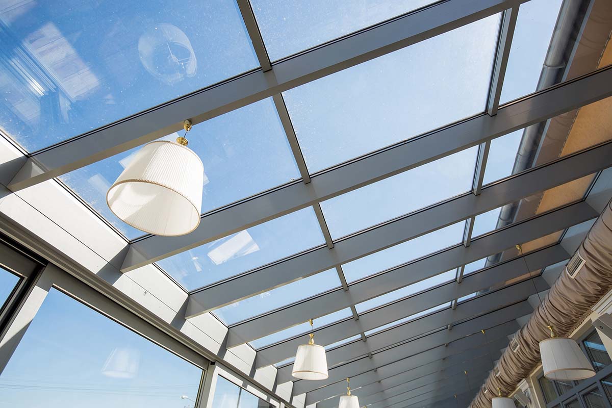 8 Tips for Maintaining Glass Roofs in UK
