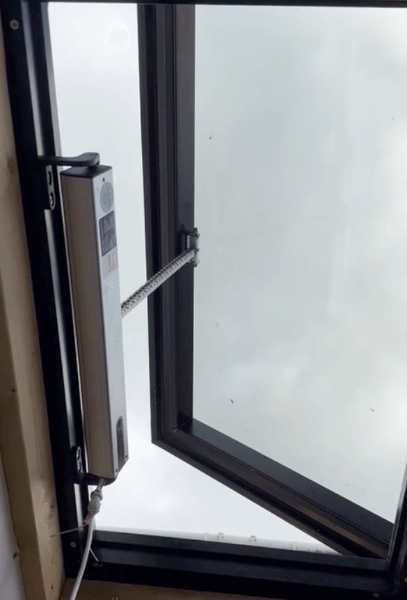 inside electric roof